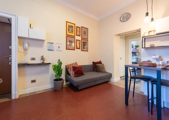 10\' Duomo & Central Station Large Apartment